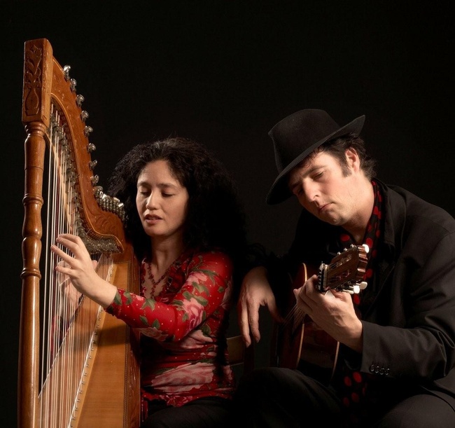 Harp gitaar duo Claudia y Manito in Kulturhus Epe