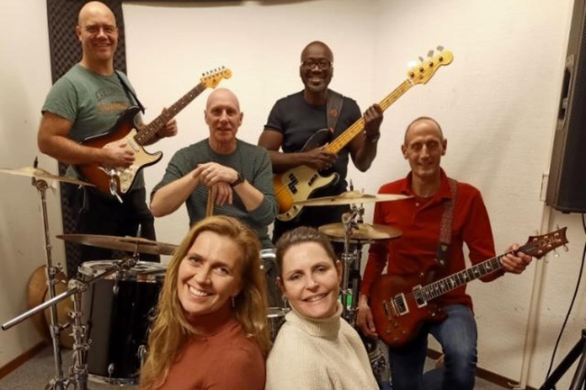 Sustain Dance Night in Muziekcafé De Lantaern