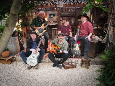 Koningsdag; Yellow Moon Rising + 45 Miles