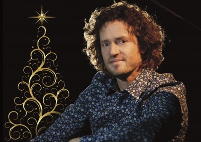 Kerstconcert van zanger-pianist Roon Staal in Boskoop