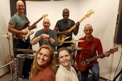 Sustain Dance Night in Muziekcafé De Lantaern