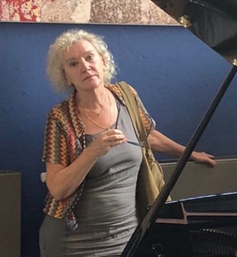 Pianoconcert Nelly Adams opent jubileumreeks 100 Jaar Sint-Jan Waalwijk