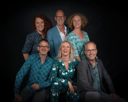 Ambrosia a capella, Zes zeer ervaren musici met een grote passie voor zingen, mooie liedjes en taart: dat is Ambrosia a cappella.