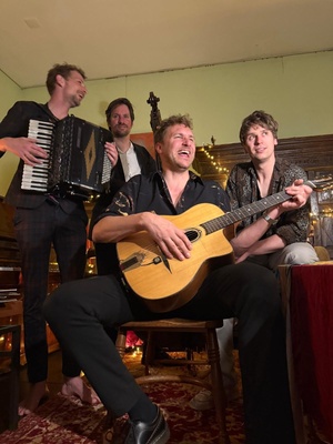 Celebrity Hot Tub Party - Jazz in Den Hopsack