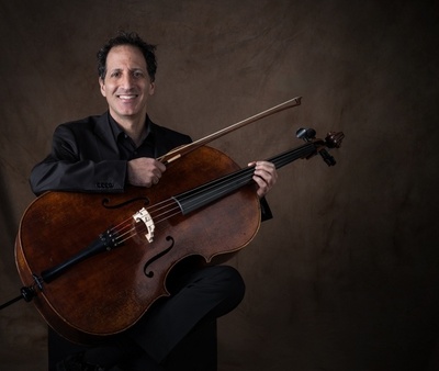 Cellist Nitzan speelt "dancing between the holy and the profane".