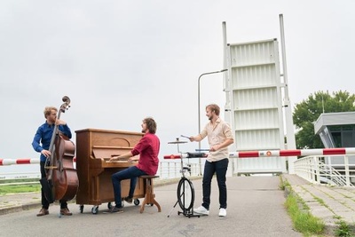 Acoustic Lunchbox