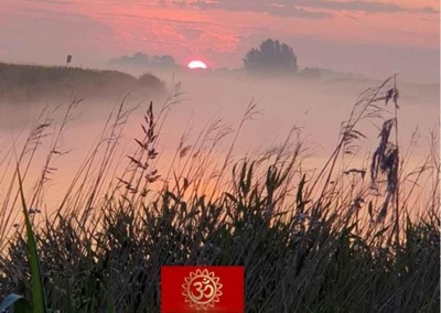 Mantrazang en meditatie in het kerkje van Ezinge